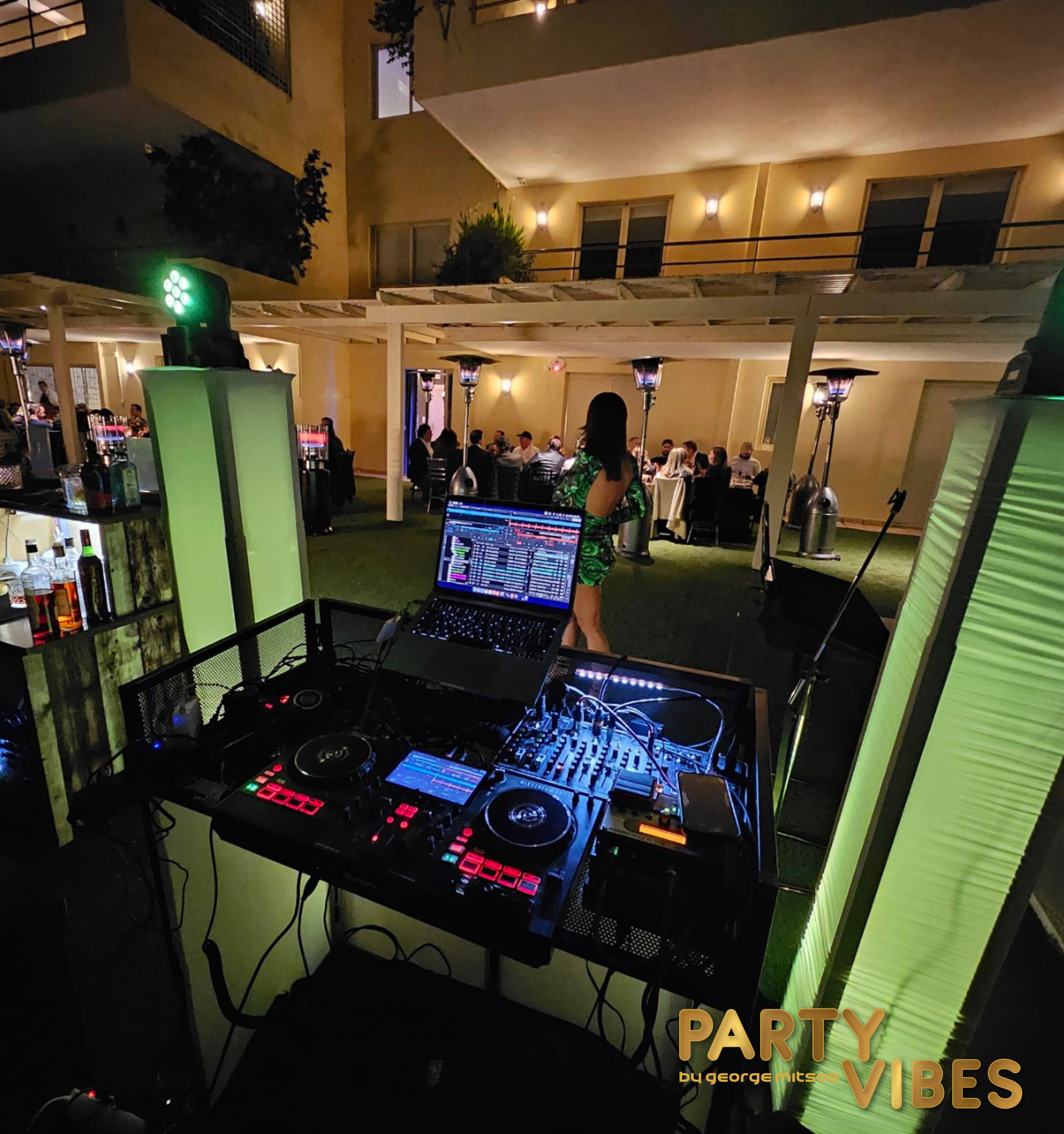 Private Party Dj / Live Sax / Sound / Lights