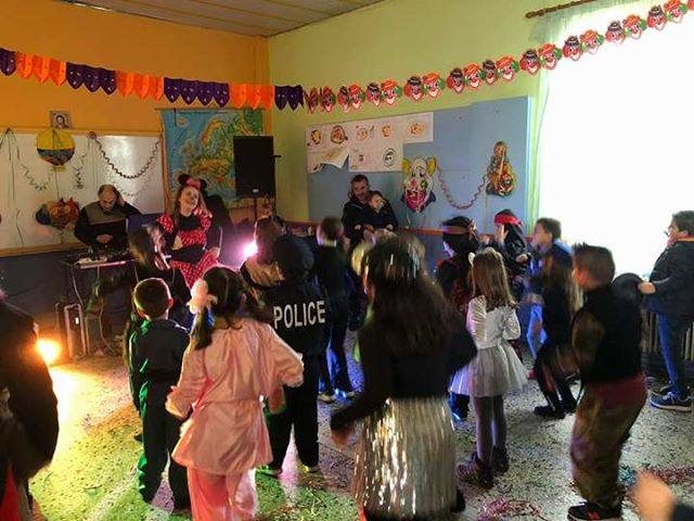 "H Tοσοδούλα και η παρέα της"