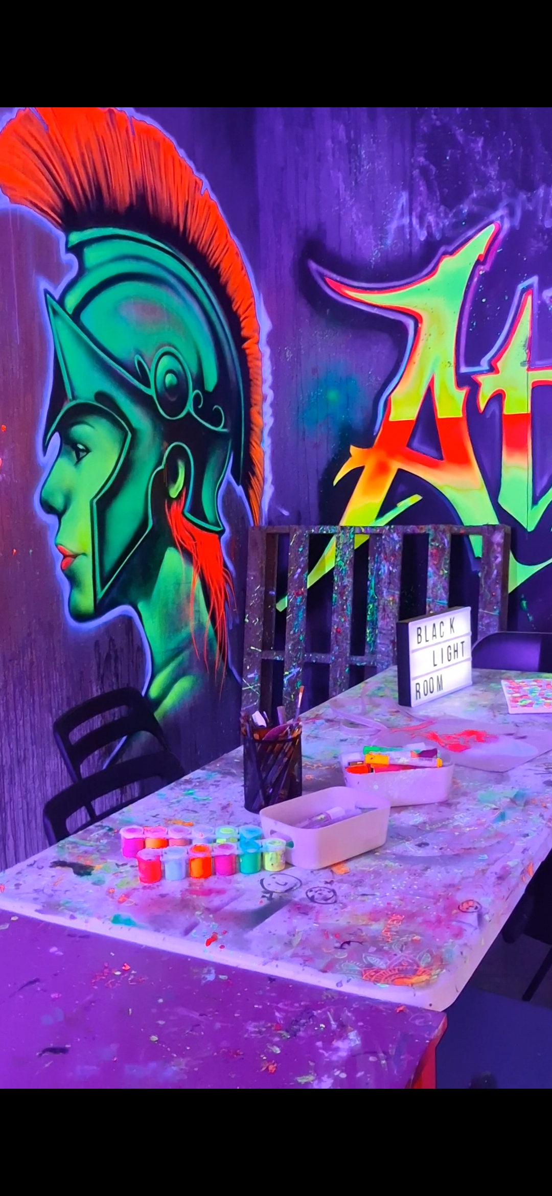 Ζωγραφική σε Blacklight