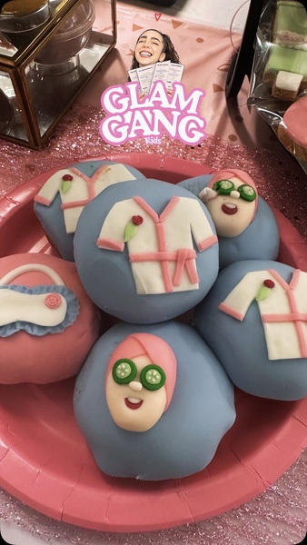 Custom donuts spa