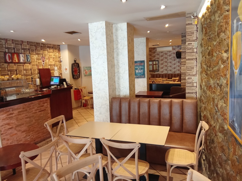 CAFE DIVERSO ΑΙΘΟΥΣΑ ΚΑΦΕ & ΕΣΤΙΑΣΗΣ