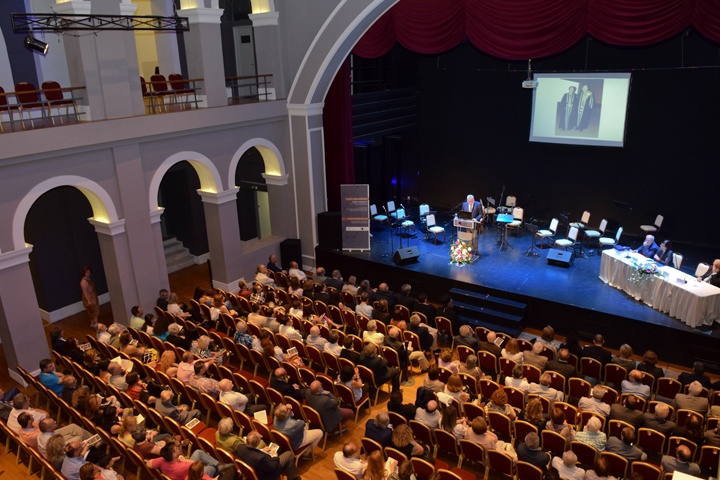 Imported photo for Royal